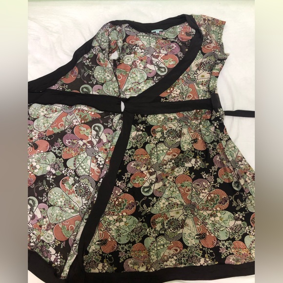 Gorgeous kimono-style wrap dress autumn colours with gold detailing ✨ - Picture 5 of 7